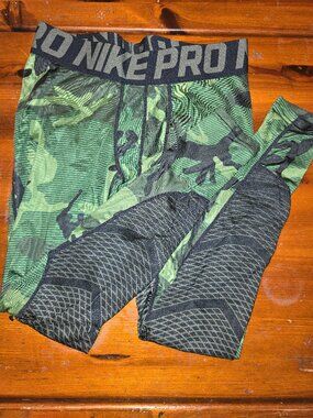 NIKE PRO Men's Green Brown Camo 3/4 Training Leggings Medium Wicking Damage